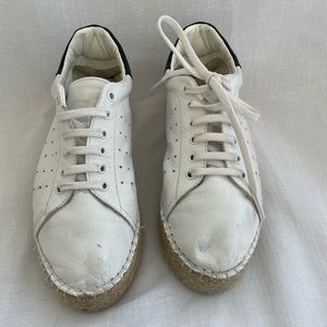 Andre Assous Woman’s Champ Fashion Sneaker White and Navy Blue Size 37/US 6.5